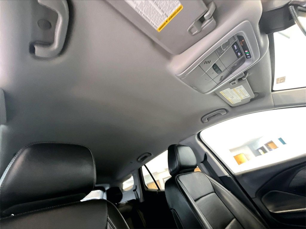 Used 2023 GMC Terrain SLT image 22