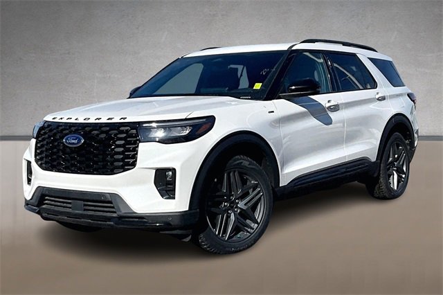 New 2025 Ford Explorer ST-Line w/ Premium Package