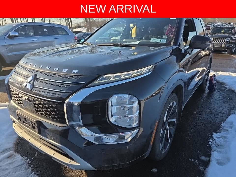 Used 2022 Mitsubishi Outlander SEL image 1