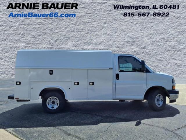 New 2025 Chevrolet Express 3500 w/ Power Convenience Package image 4