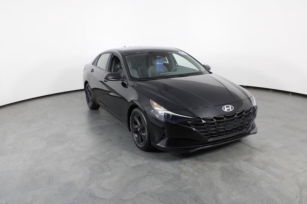Certified 2022 Hyundai Elantra SEL FWD image 4
