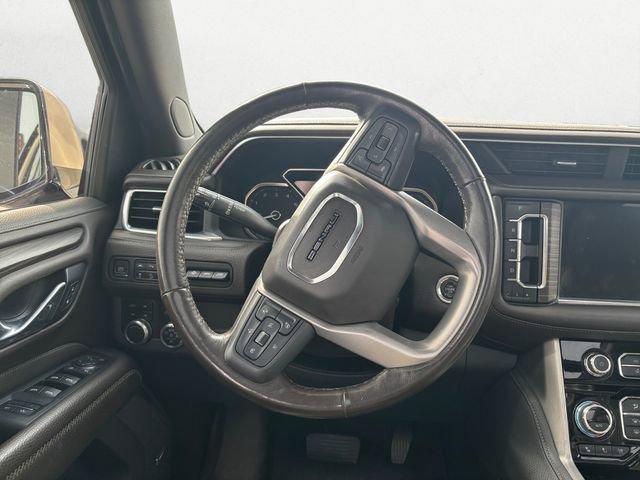 Used 2021 GMC Yukon Denali w/ Denali Premium Package image 12