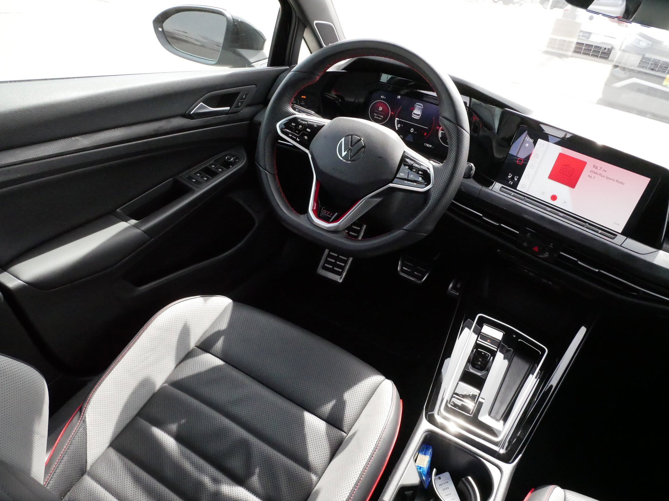 Certified 2024 Volkswagen GTI SE FWD image 9