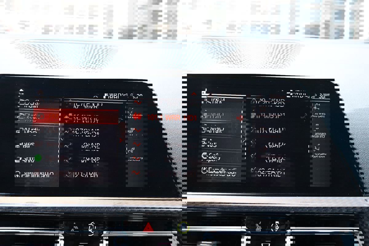 Used 2021 BMW 440i xDrive Coupe w/ Premium Package image 17