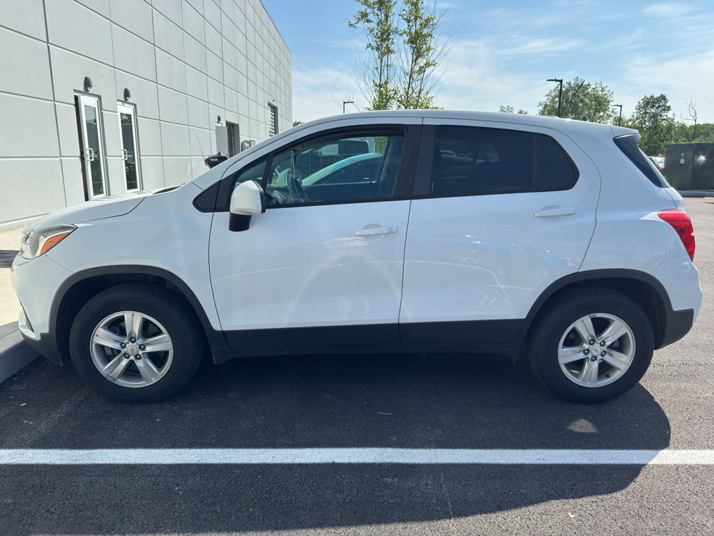 Used 2020 Chevrolet Trax LS w/ Tint and Cruise Package AWD/4WD image 5