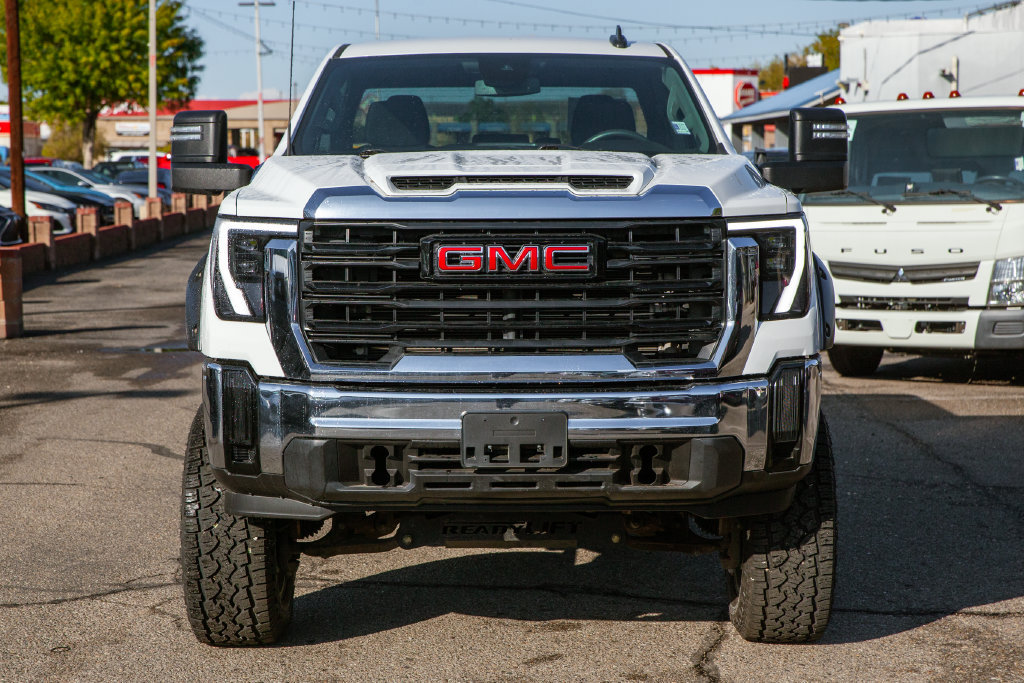 Used 2024 GMC Sierra 2500 Pro w/ 1SA Pro Safety Plus Package AWD/4WD image 3