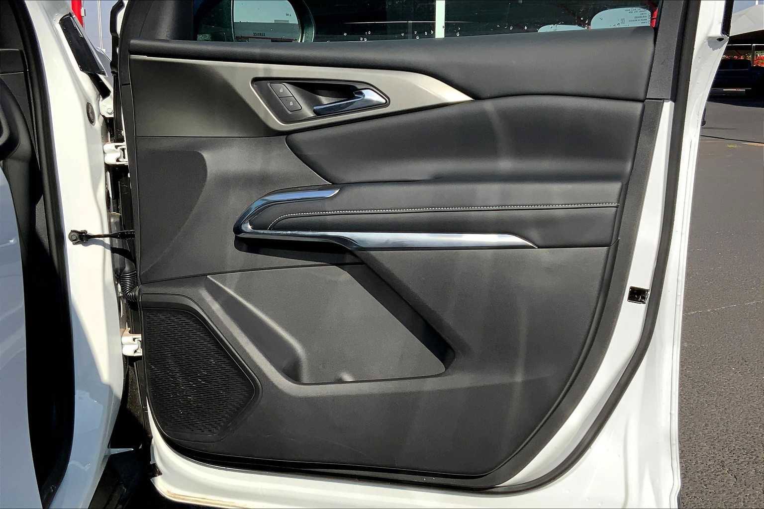 Used 2024 Chevrolet Traverse LT image 22