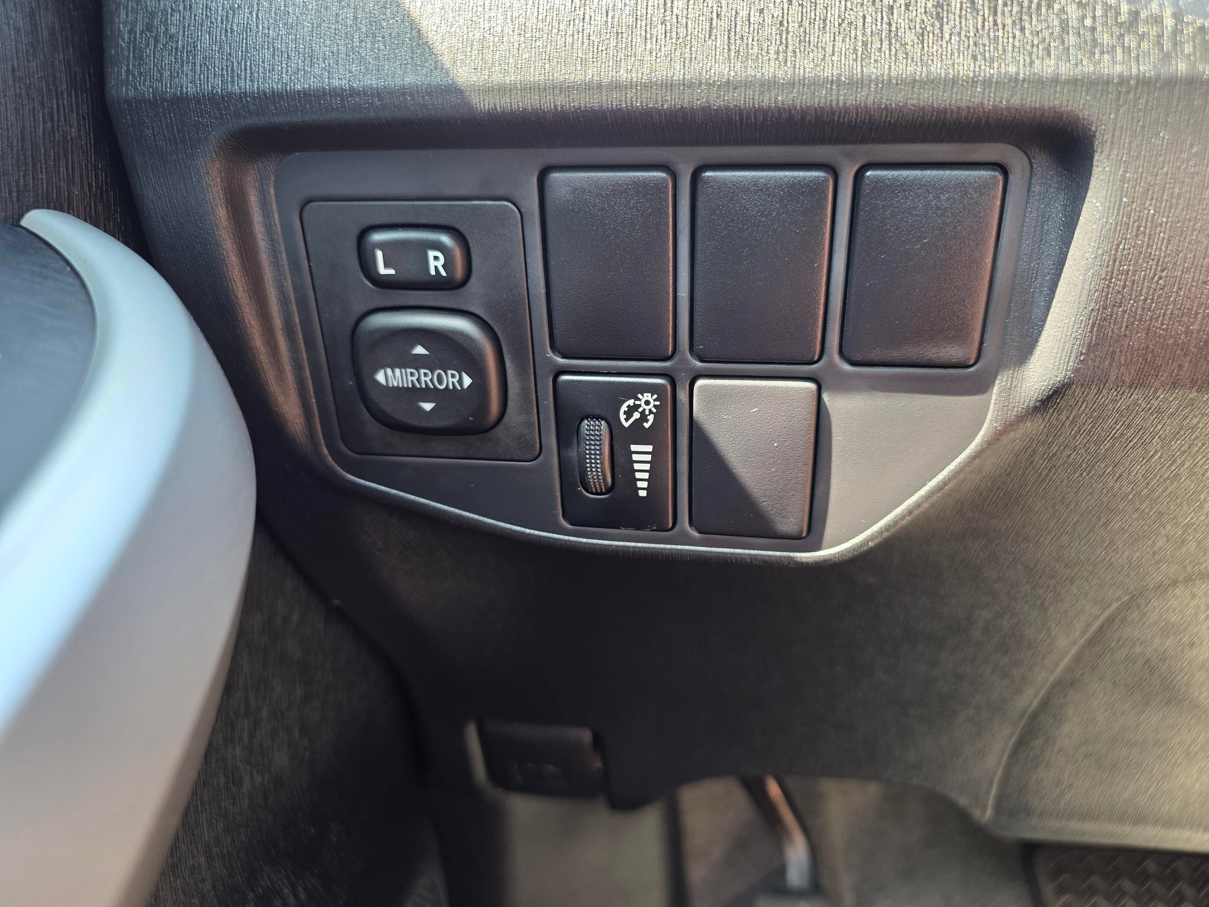 Used 2014 Toyota Prius Four FWD image 20