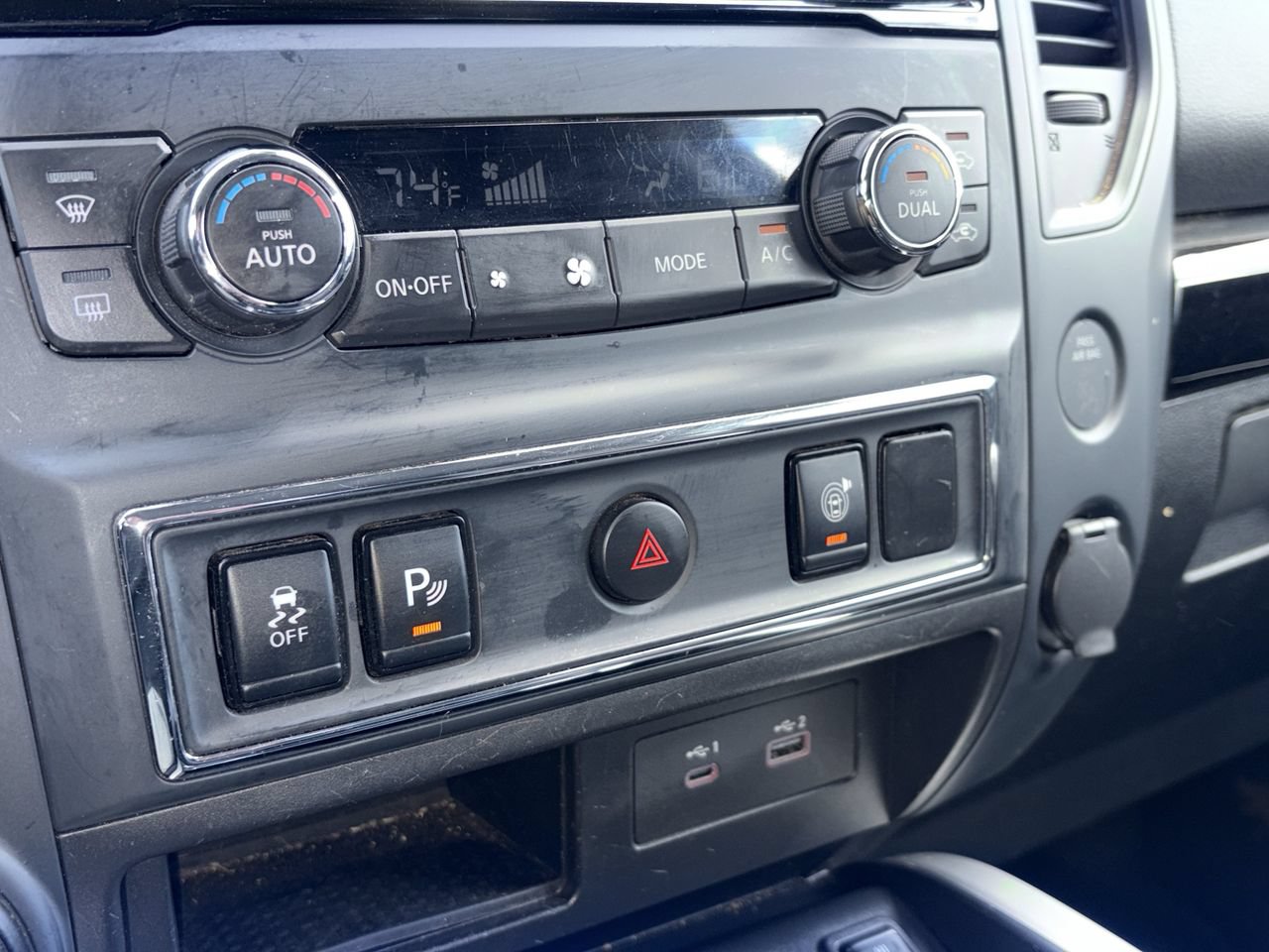 Certified 2024 Nissan Titan SV w/ SV Convenience Package AWD/4WD image 13