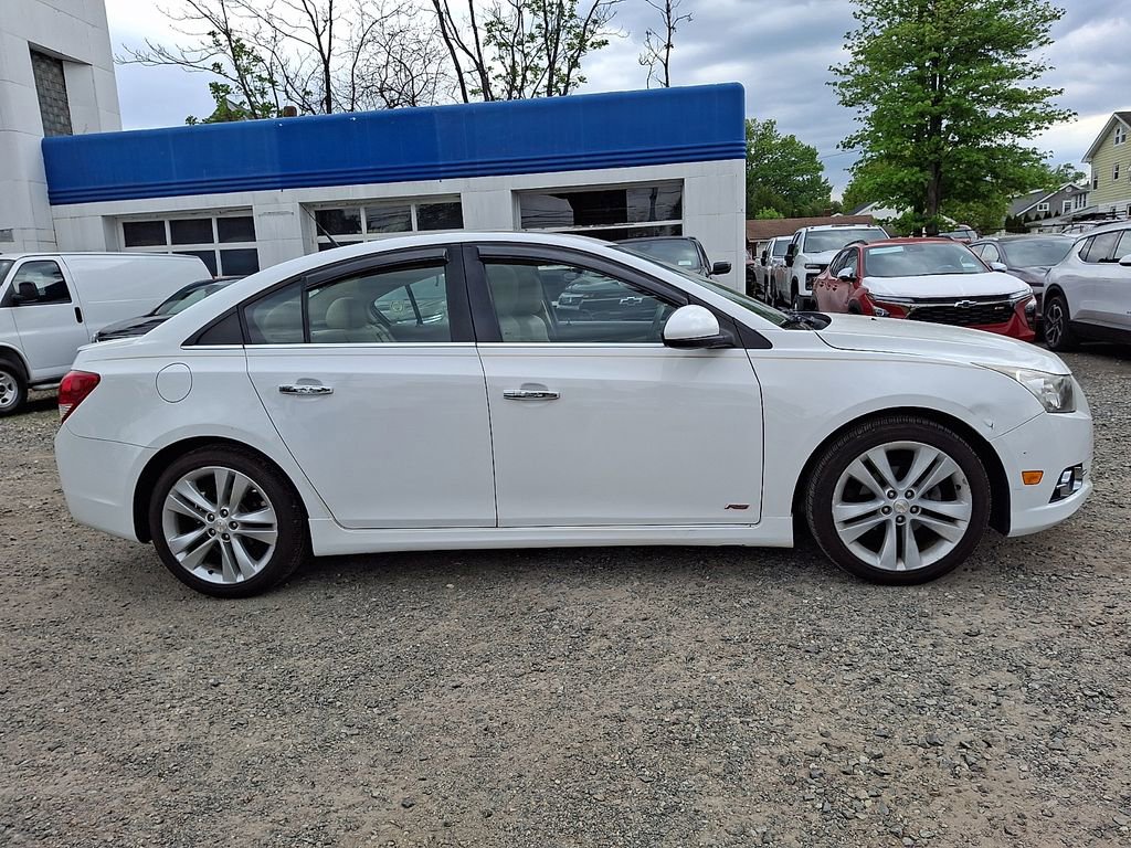 Used 2014 Chevrolet Cruze LTZ w/ RS Package FWD image 9