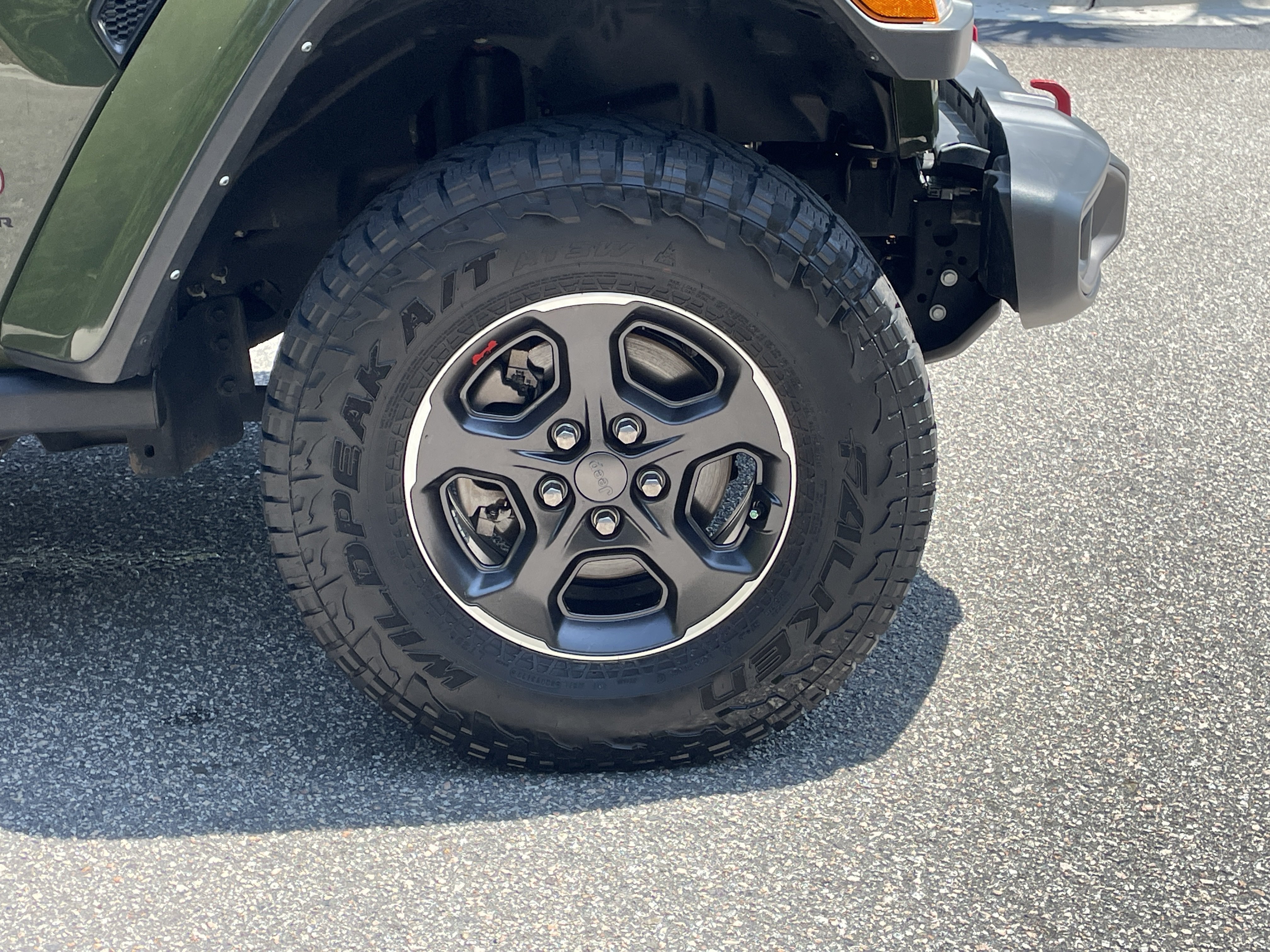 Used 2023 Jeep Gladiator Rubicon w/ Trailer Tow Package AWD/4WD image 12