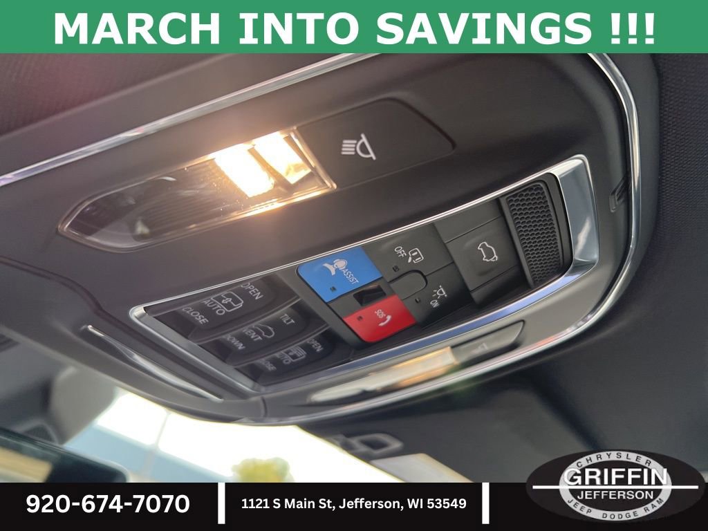 New 2025 Jeep Grand Cherokee Limited w/ Luxury Tech Group II image 32