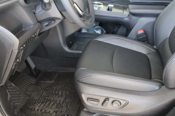 New 2026 Toyota Sienna XLE Woodland Edition AWD/4WD image 12