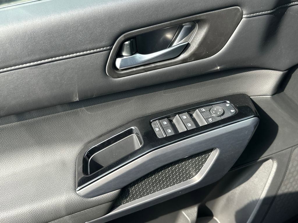 New 2026 Nissan Pathfinder SL image 10