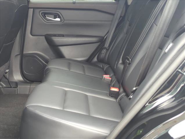 Used 2023 Nissan Rogue SV w/ SV Premium B Package image 17