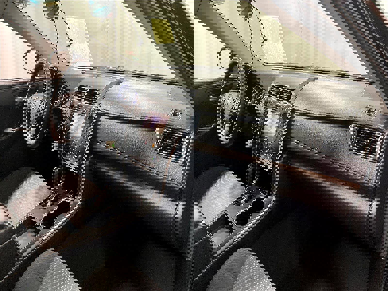 Used 2017 Toyota Camry LE image 14