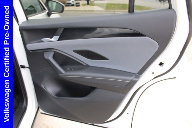 Used 2025 Volkswagen Tiguan SE image 24