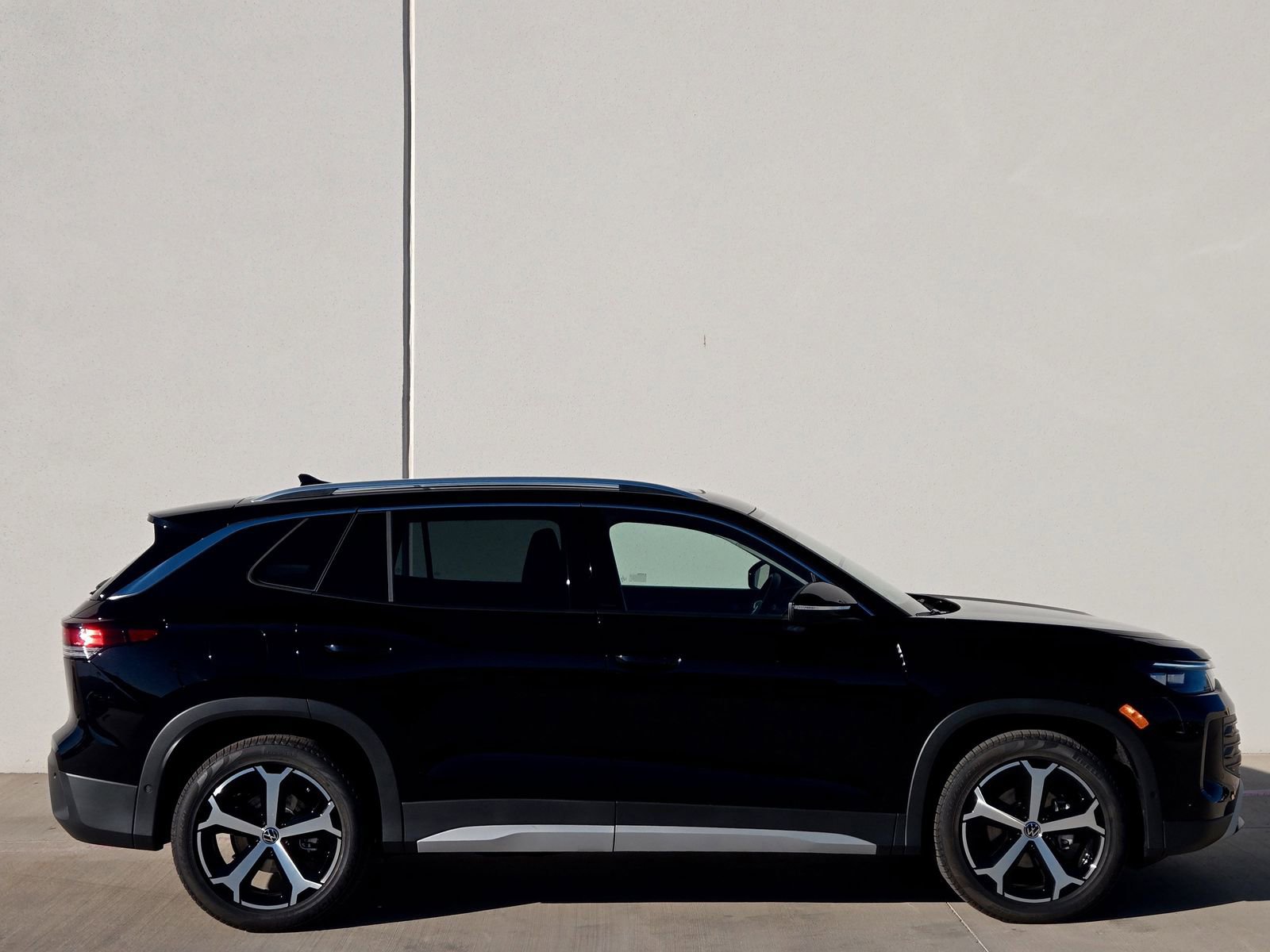 New 2026 Volkswagen Tiguan SE image 3