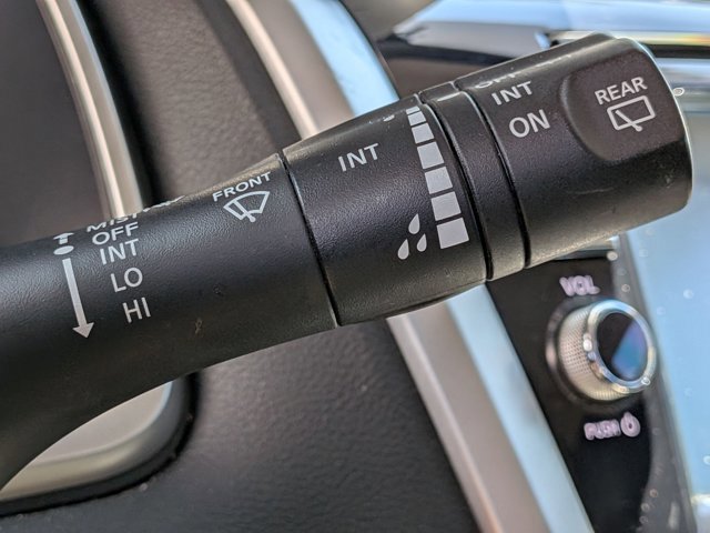 Used 2017 Nissan Murano SL w/ SL Technology Package FWD image 11