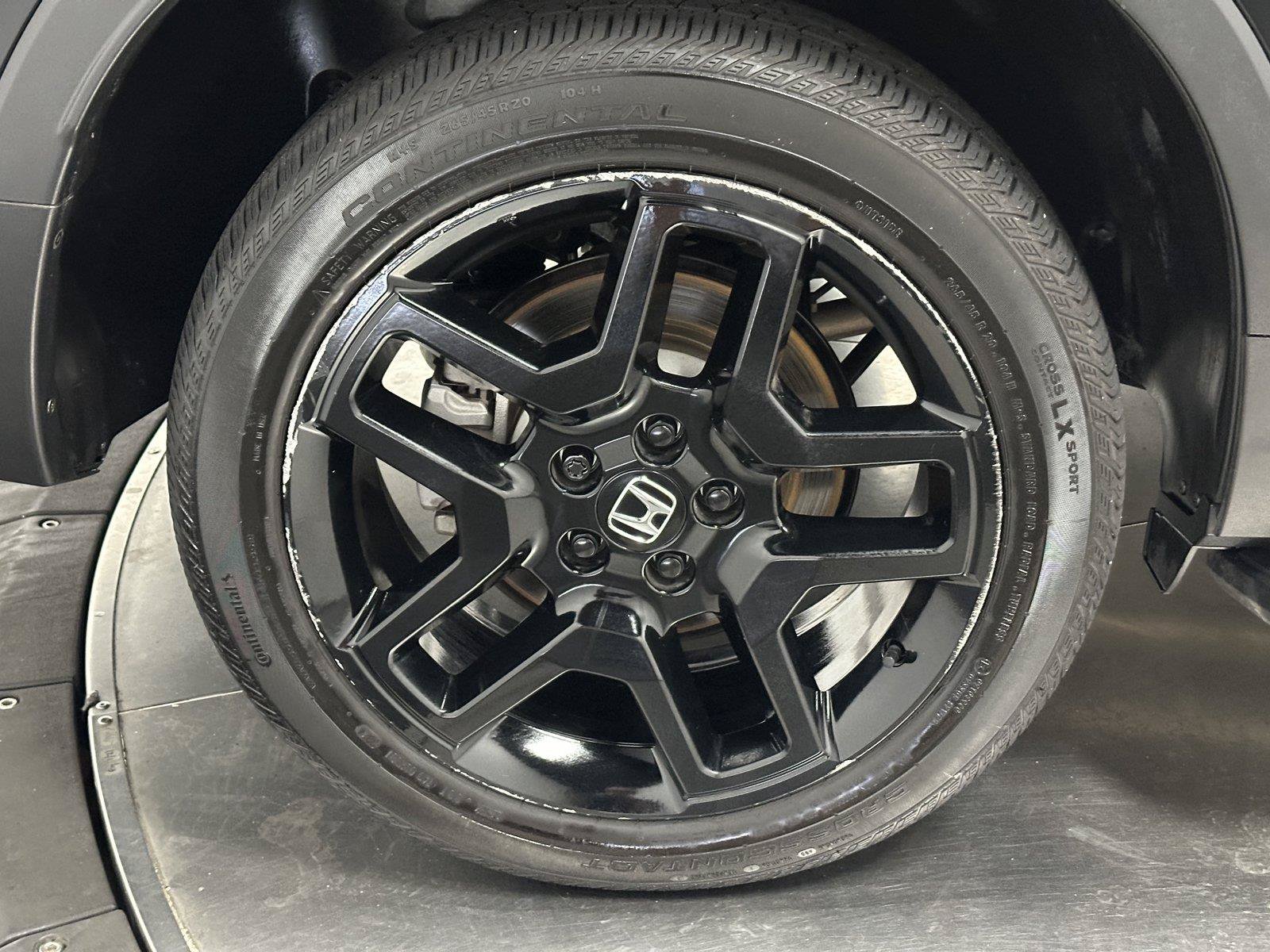 Certified 2025 Honda Passport Black Edition image 16