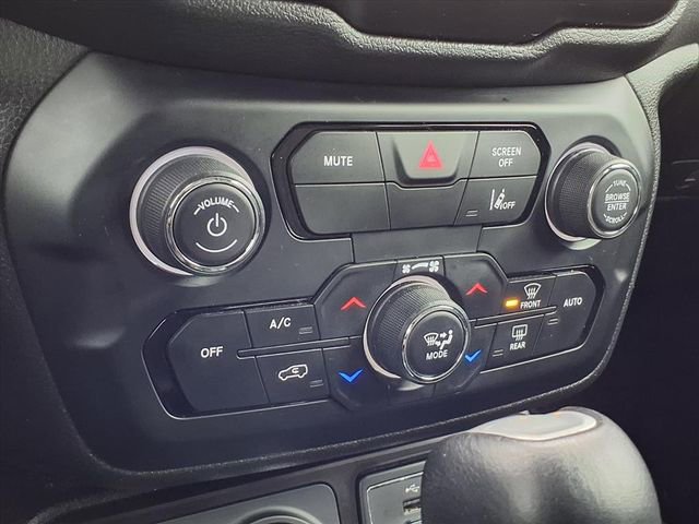 Used 2023 Jeep Renegade Latitude image 12