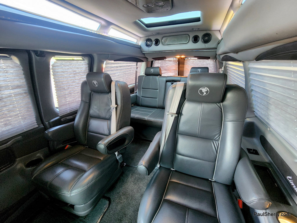 Used 2019 Chevrolet Express 2500 w/ Enhanced Convenience Package RWD image 2