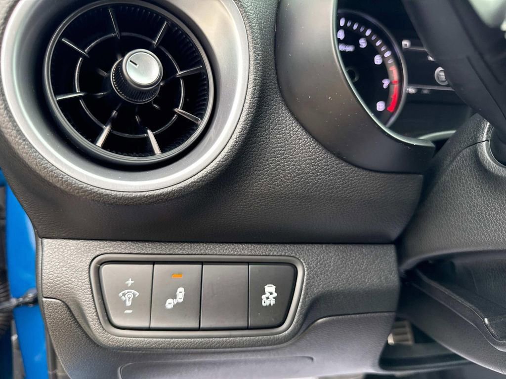 Used 2024 Kia Forte GT-Line w/ GT-Line Premium Package image 15