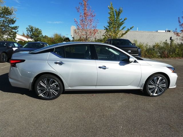 New 2025 Nissan Altima 2.5 SL AWD/4WD image 2