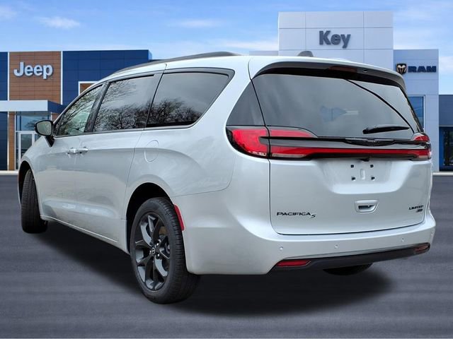 New 2026 Chrysler Pacifica Limited w/ S Appearance Package image 4