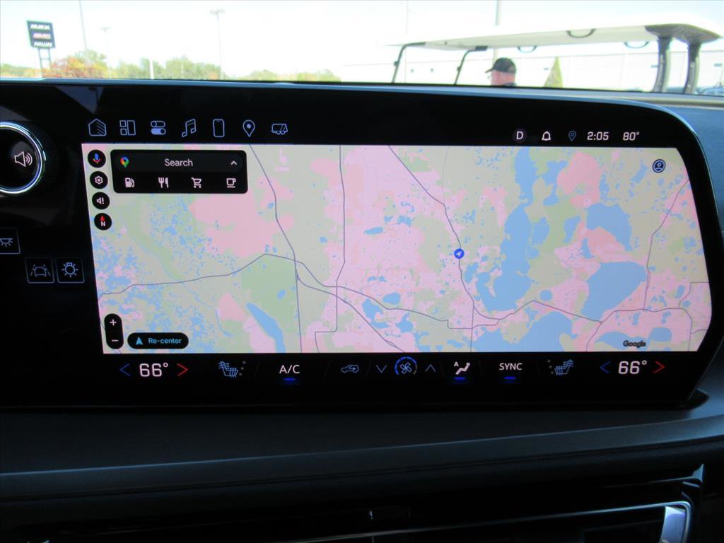 Used 2025 Chevrolet Traverse LT image 27