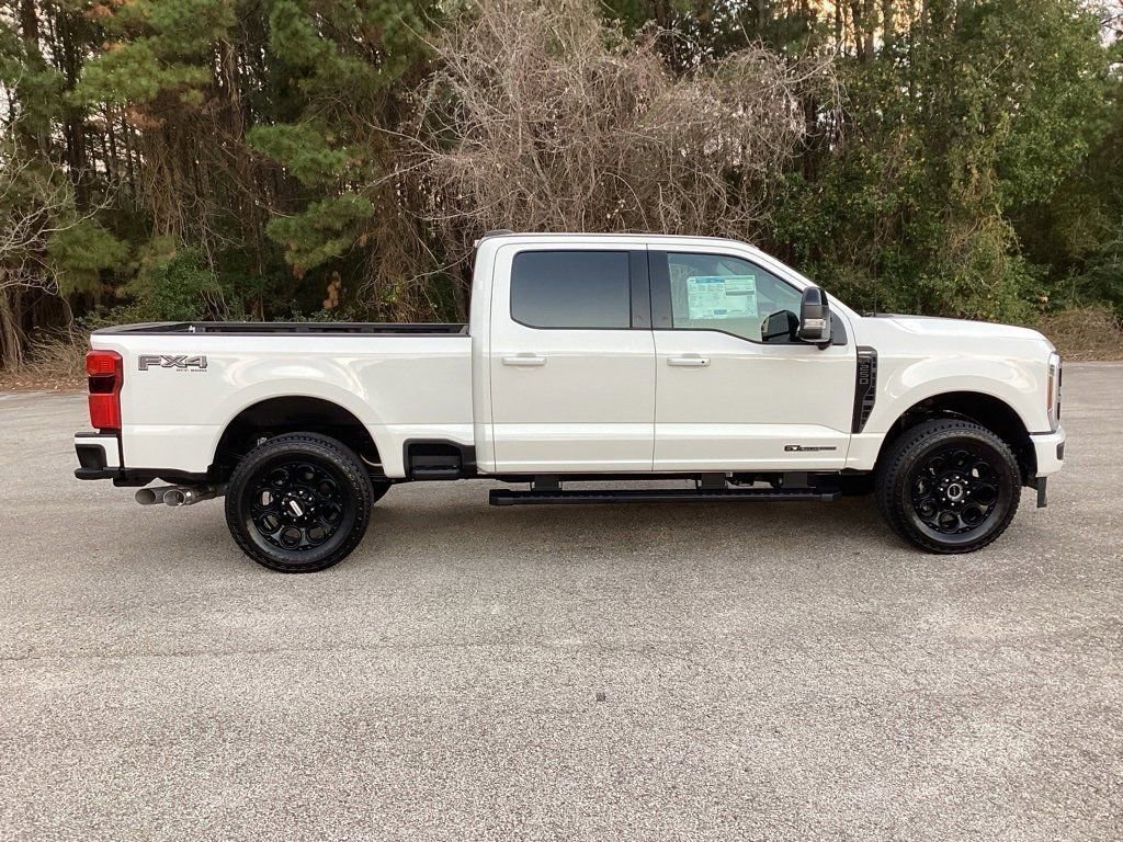 New 2026 Ford F250 Lariat w/ Black Appearance Package image 4