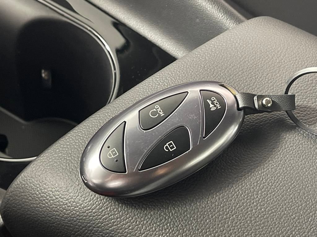 New 2025 Hyundai Elantra Limited image 22