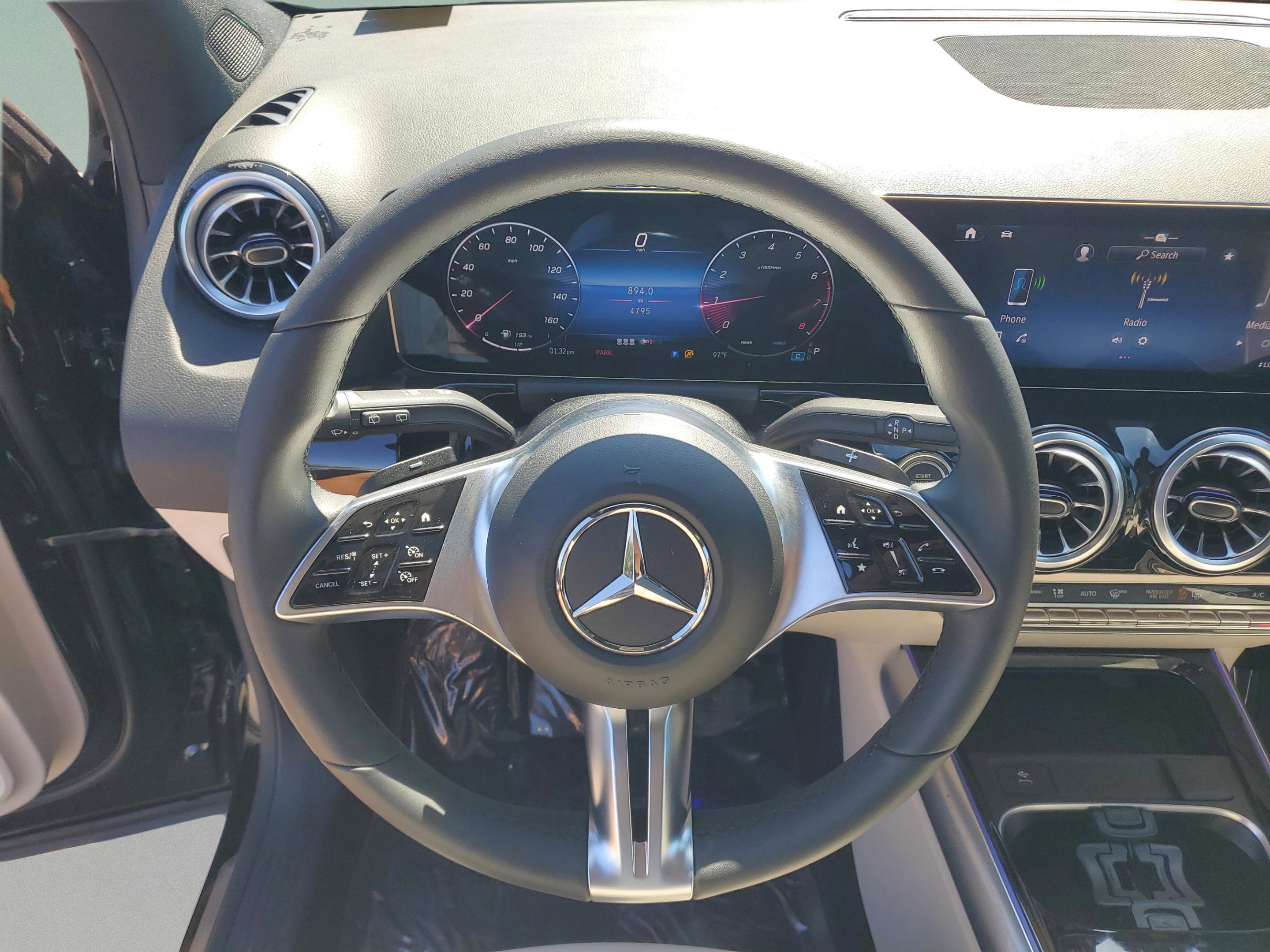 Certified 2025 Mercedes-Benz GLA 250 image 24