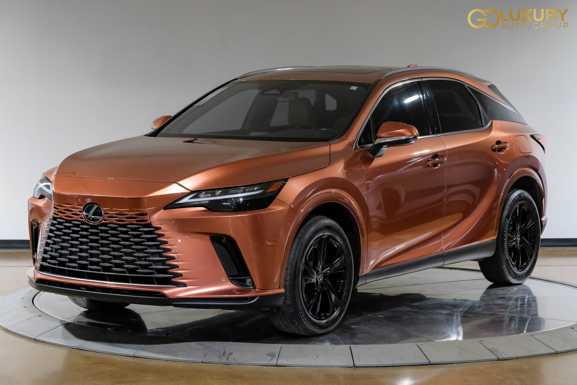 Used 2024 Lexus RX 350 Premium w/ Accessory Package (Z1) FWD image 8
