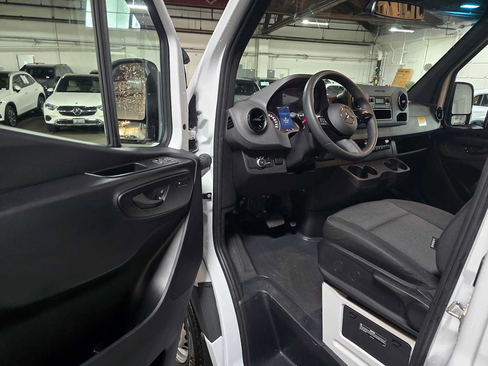 Used 2025 Mercedes-Benz Sprinter 2500 image 20
