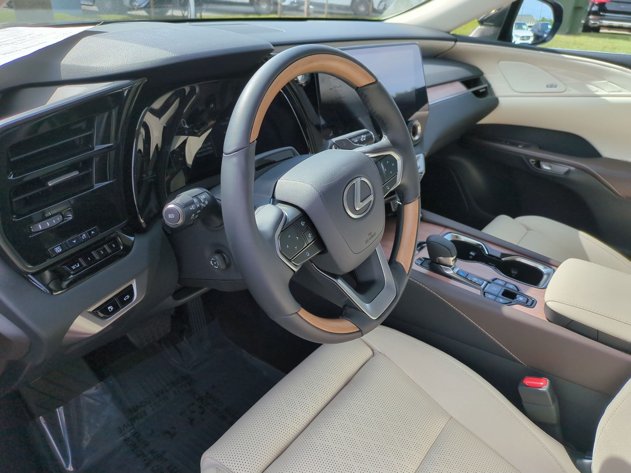 Used 2025 Lexus RX 450h AWD w/ Convenience Package image 16