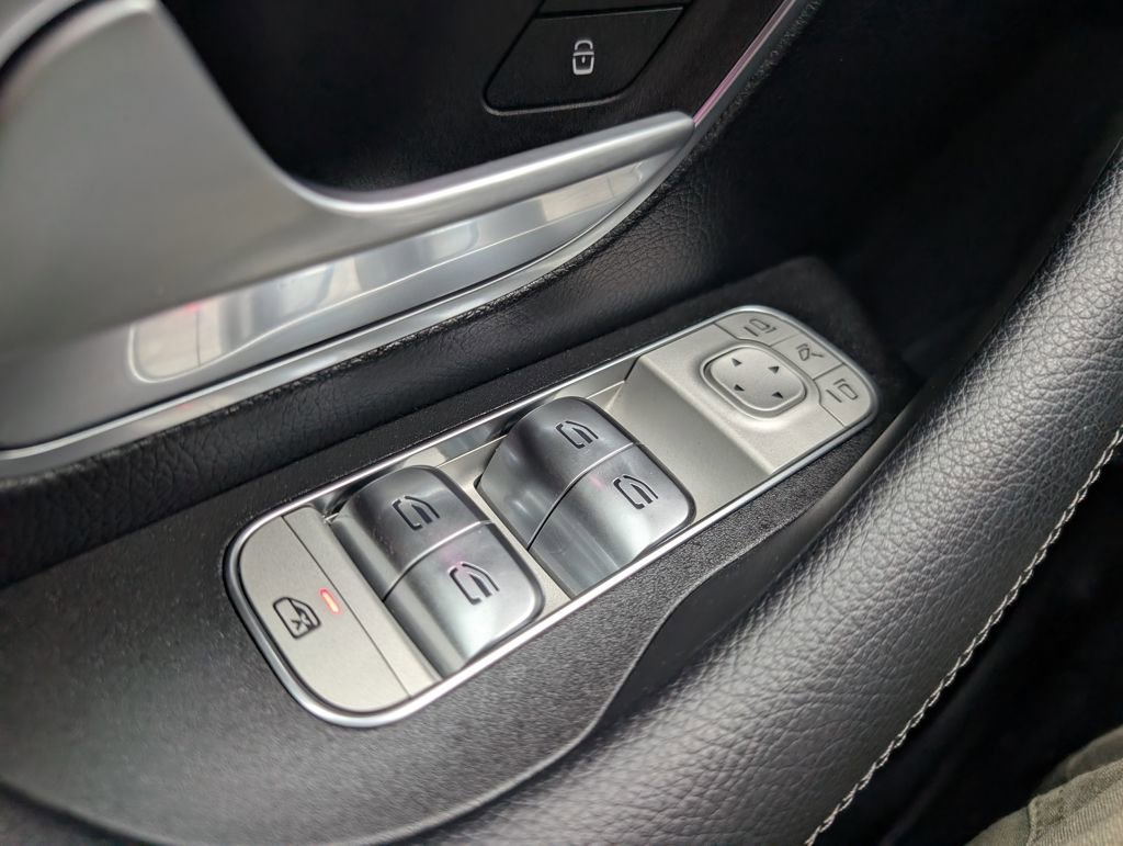 Used 2025 Mercedes-Benz GLE 350 4MATIC image 40