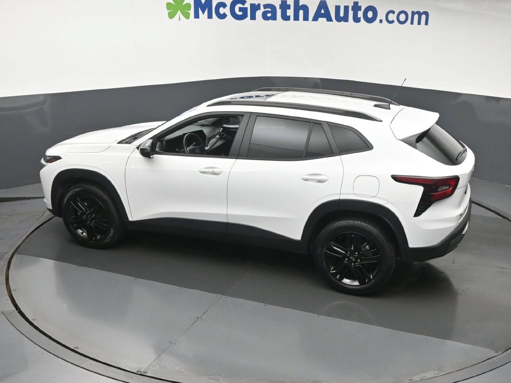 Used 2024 Chevrolet Trax ACTIV w/ Sunroof Package FWD image 23