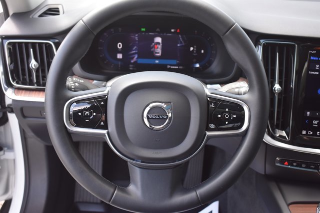 Used 2023 Volvo V60 B5 Cross Country Plus w/ Climate Package image 21