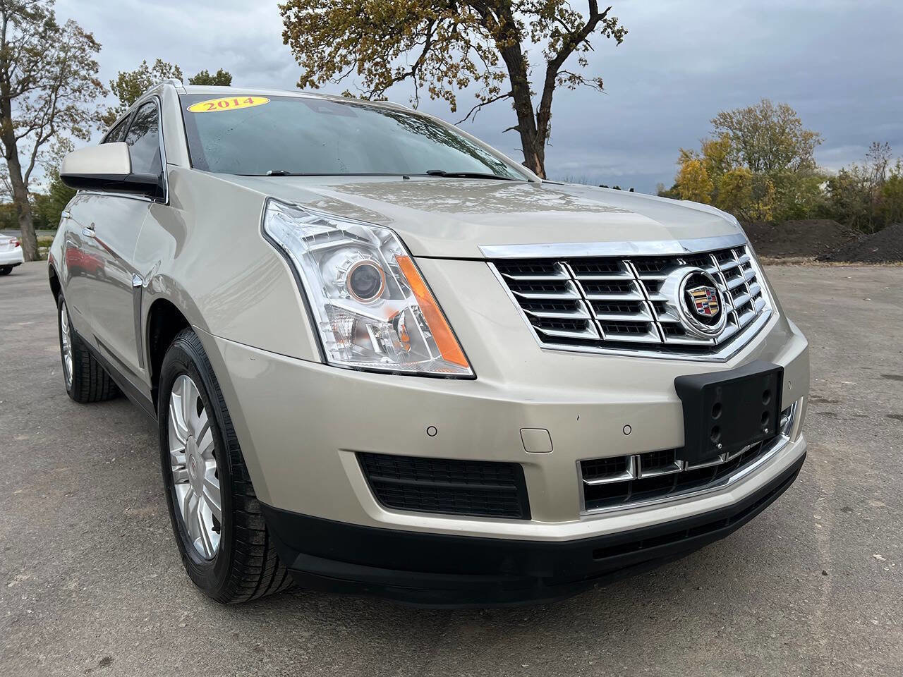 Used 2014 Cadillac SRX Luxury w/ Driver Awareness Package image 4