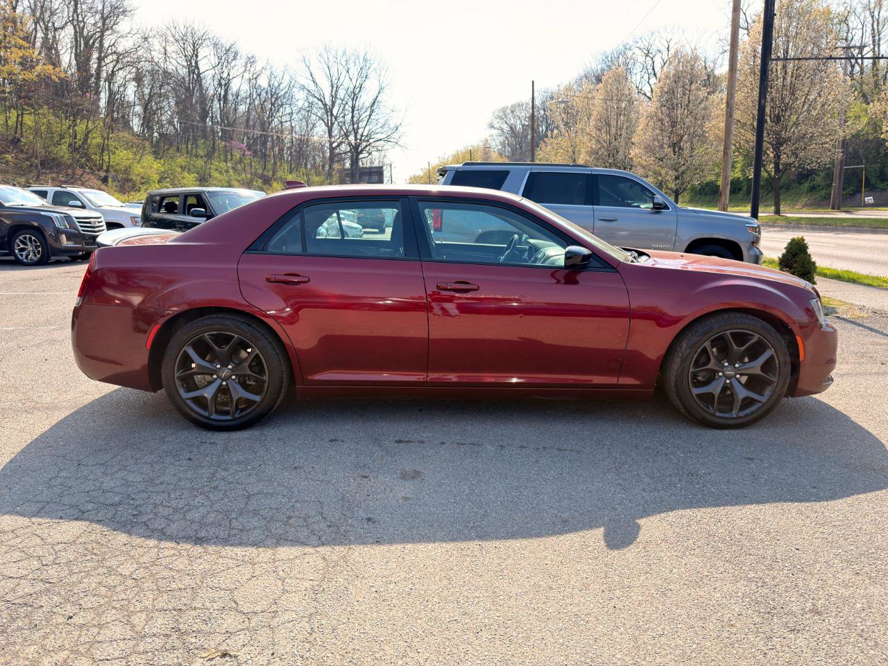 Used 2020 Chrysler 300 Touring w/ Sport Appearance Package image 4