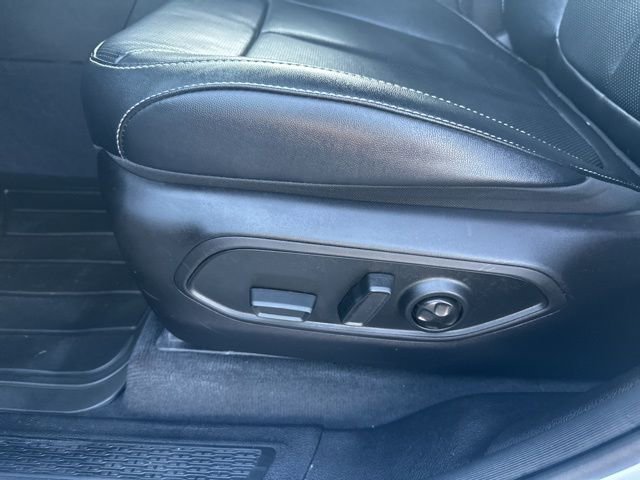 Used 2023 Jeep Grand Cherokee L Limited w/ Luxury Tech Group II image 13