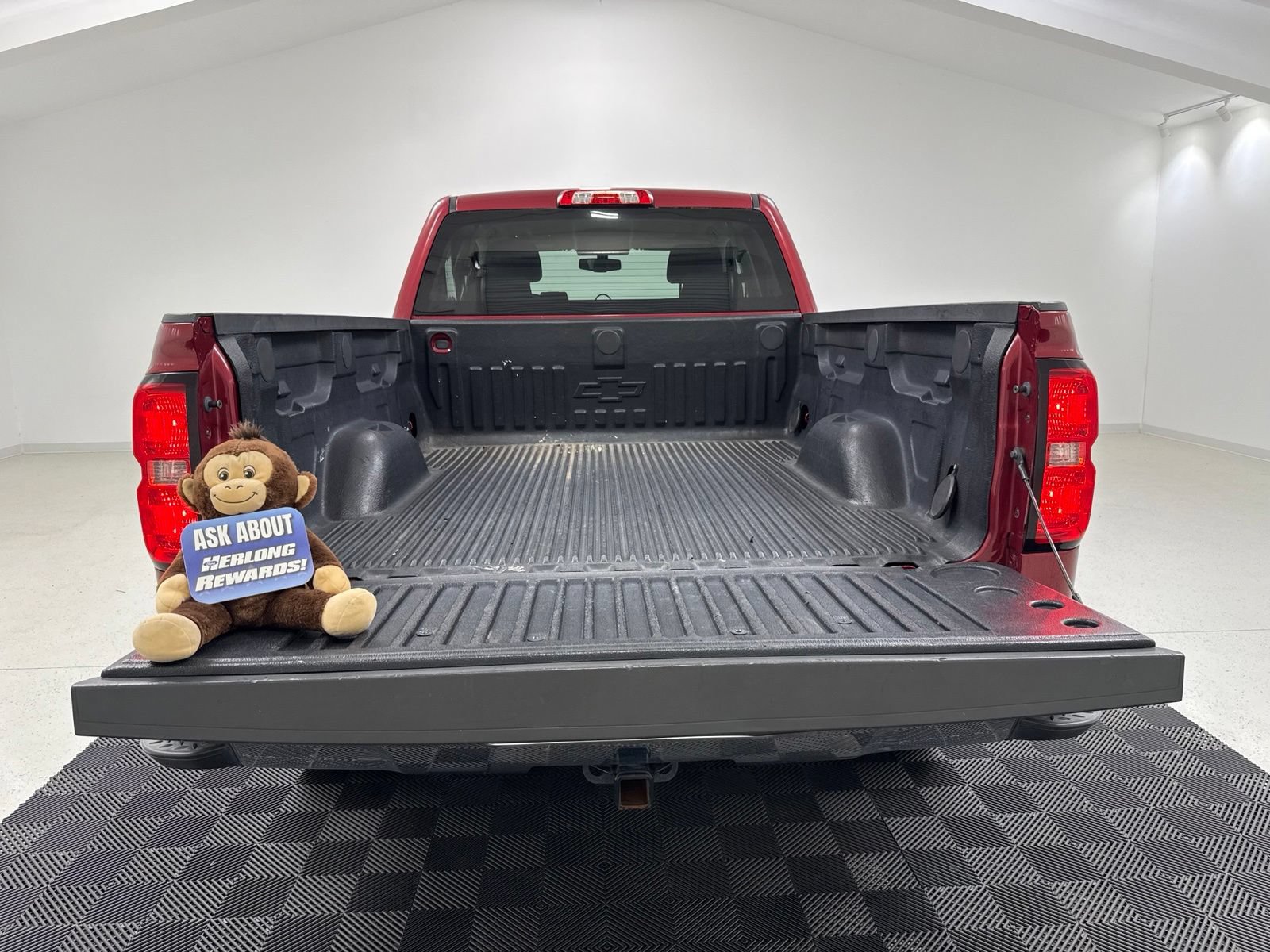 Used 2018 Chevrolet Silverado 1500 LT w/ All Star Edition AWD/4WD image 9