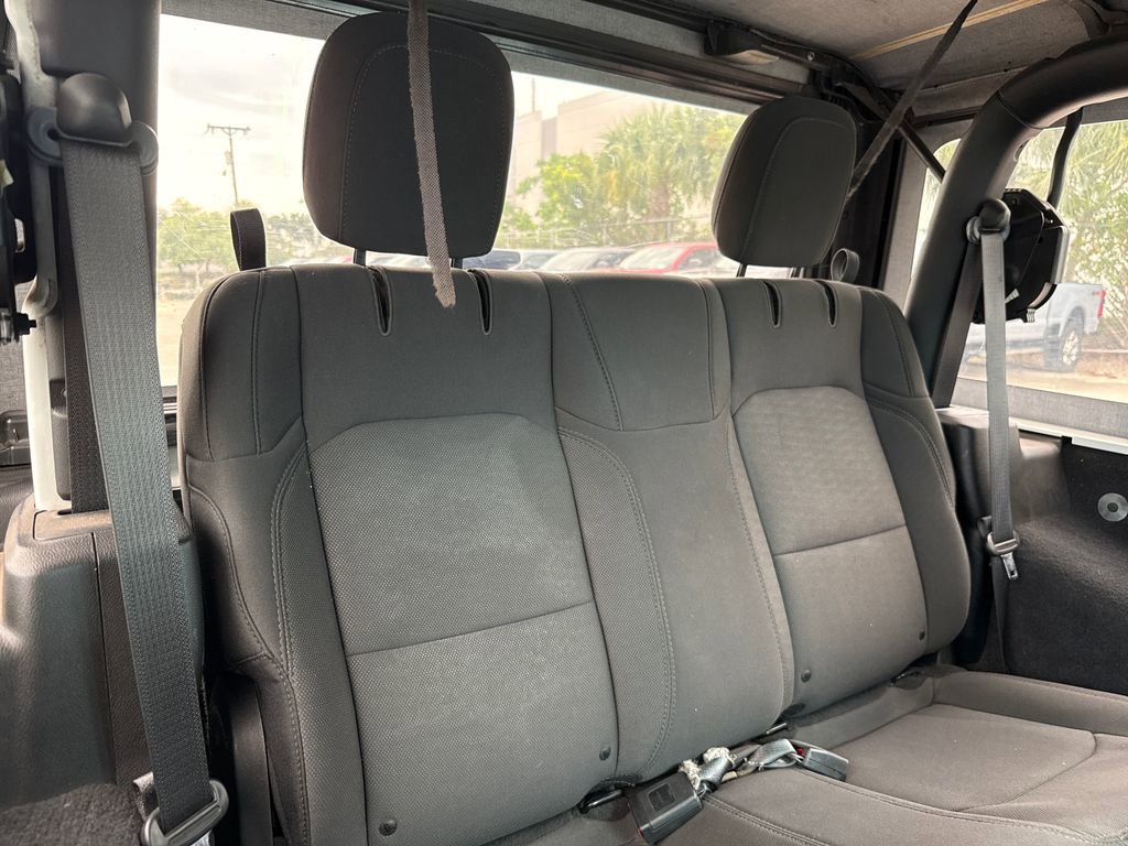 Used 2019 Jeep Wrangler Sport AWD/4WD image 24