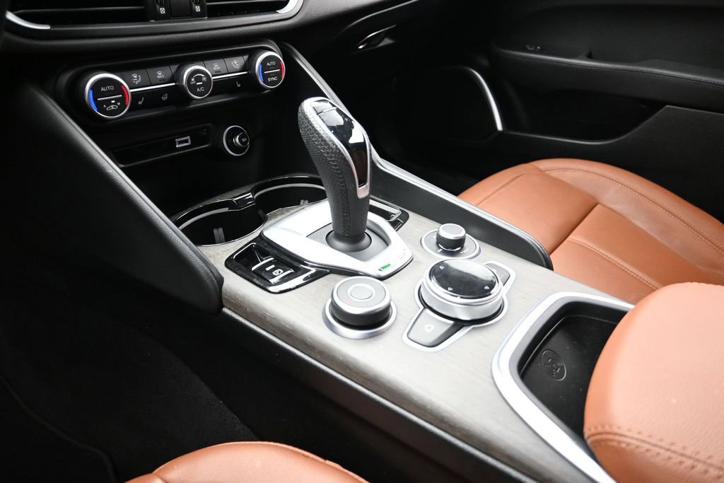 Used 2023 Alfa Romeo Giulia Ti RWD image 18