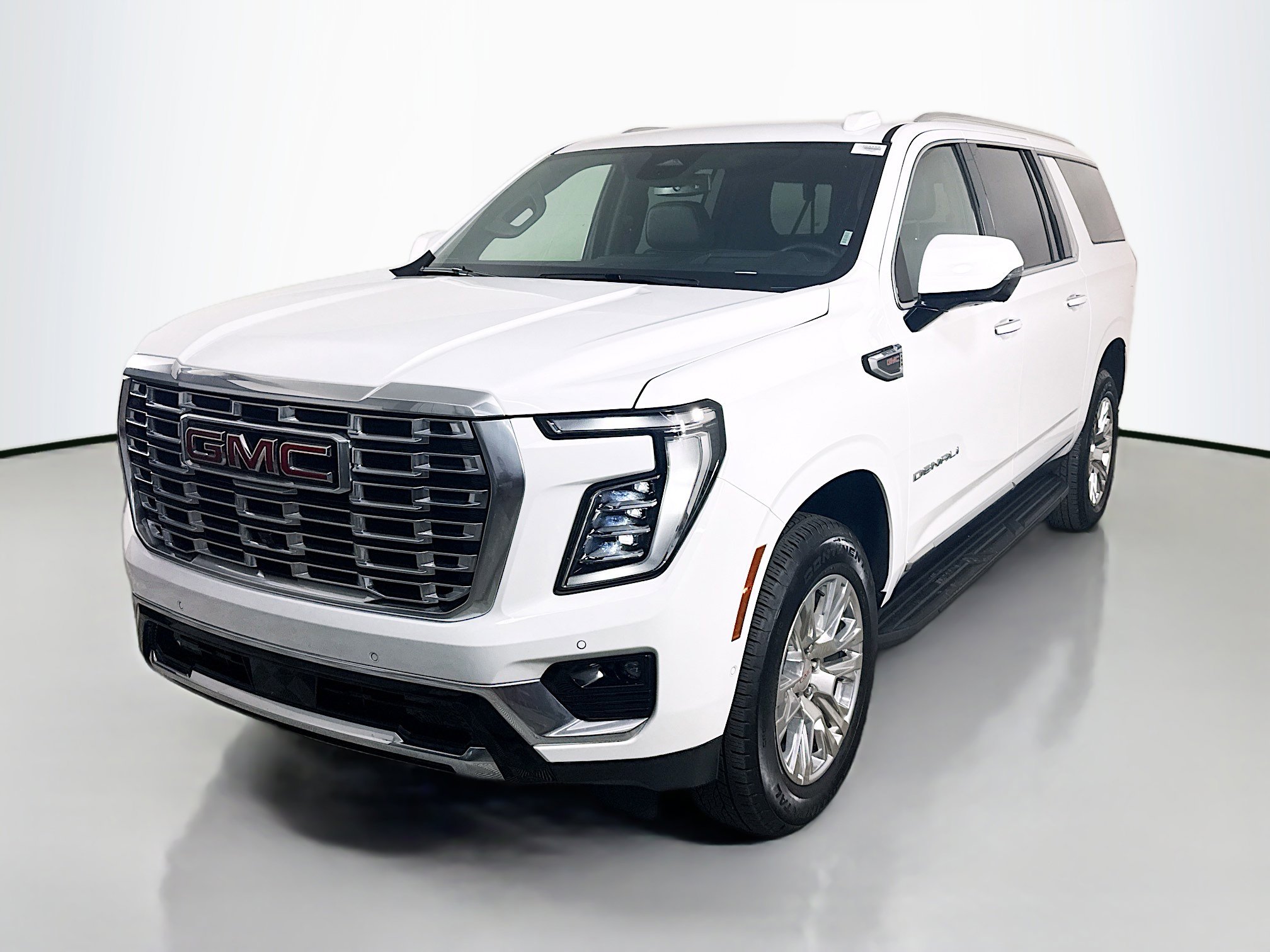 Used 2025 GMC Yukon XL Denali AWD/4WD image 4