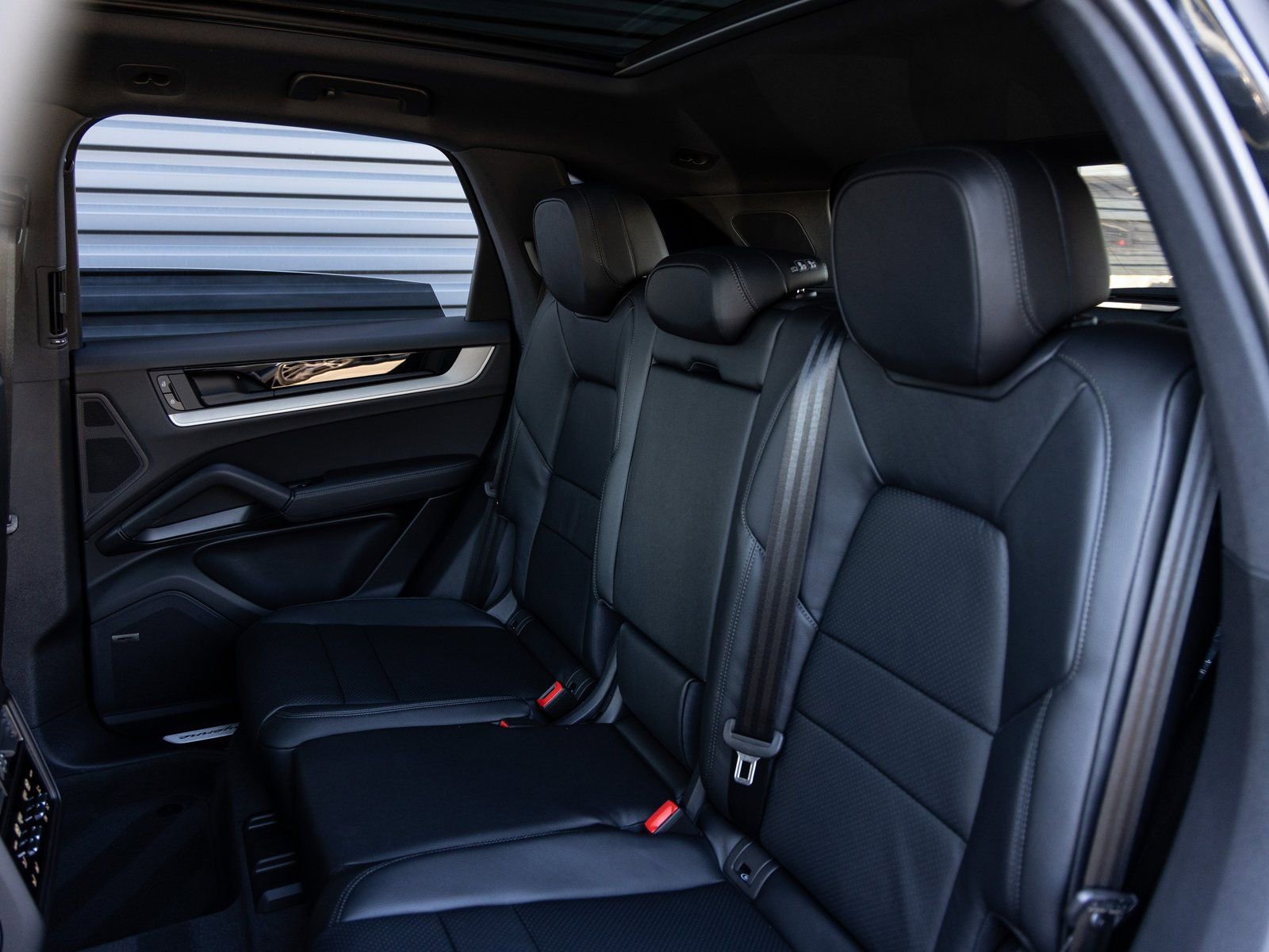 Certified 2026 Porsche Cayenne AWD/4WD image 26