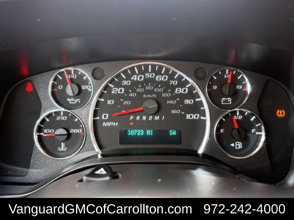 Used 2025 Chevrolet Express 3500 LT w/ LT Preferred Equipment Group RWD image 15