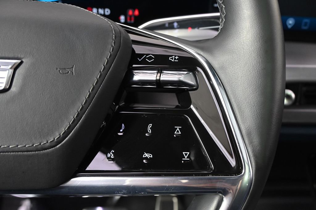 Used 2026 Cadillac Vistiq Premium Luxury image 35