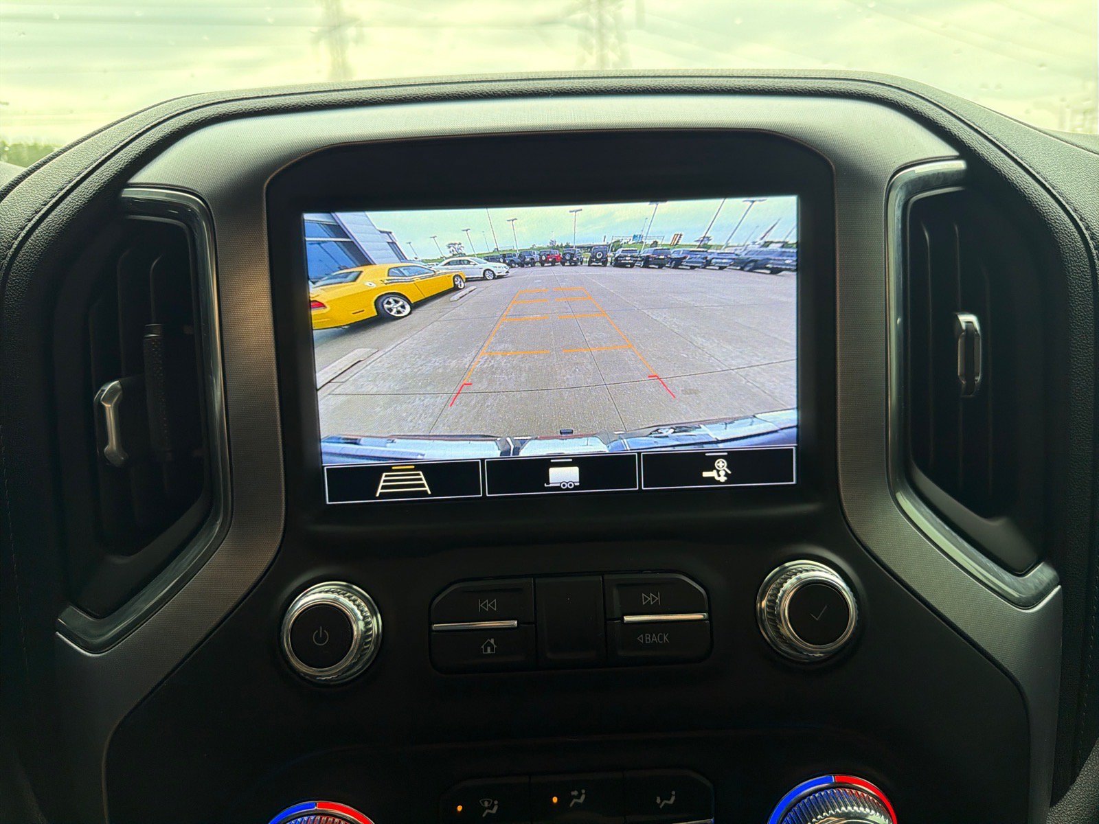 Used 2020 GMC Sierra 1500 SLT w/ SLT Premium Package AWD/4WD image 17
